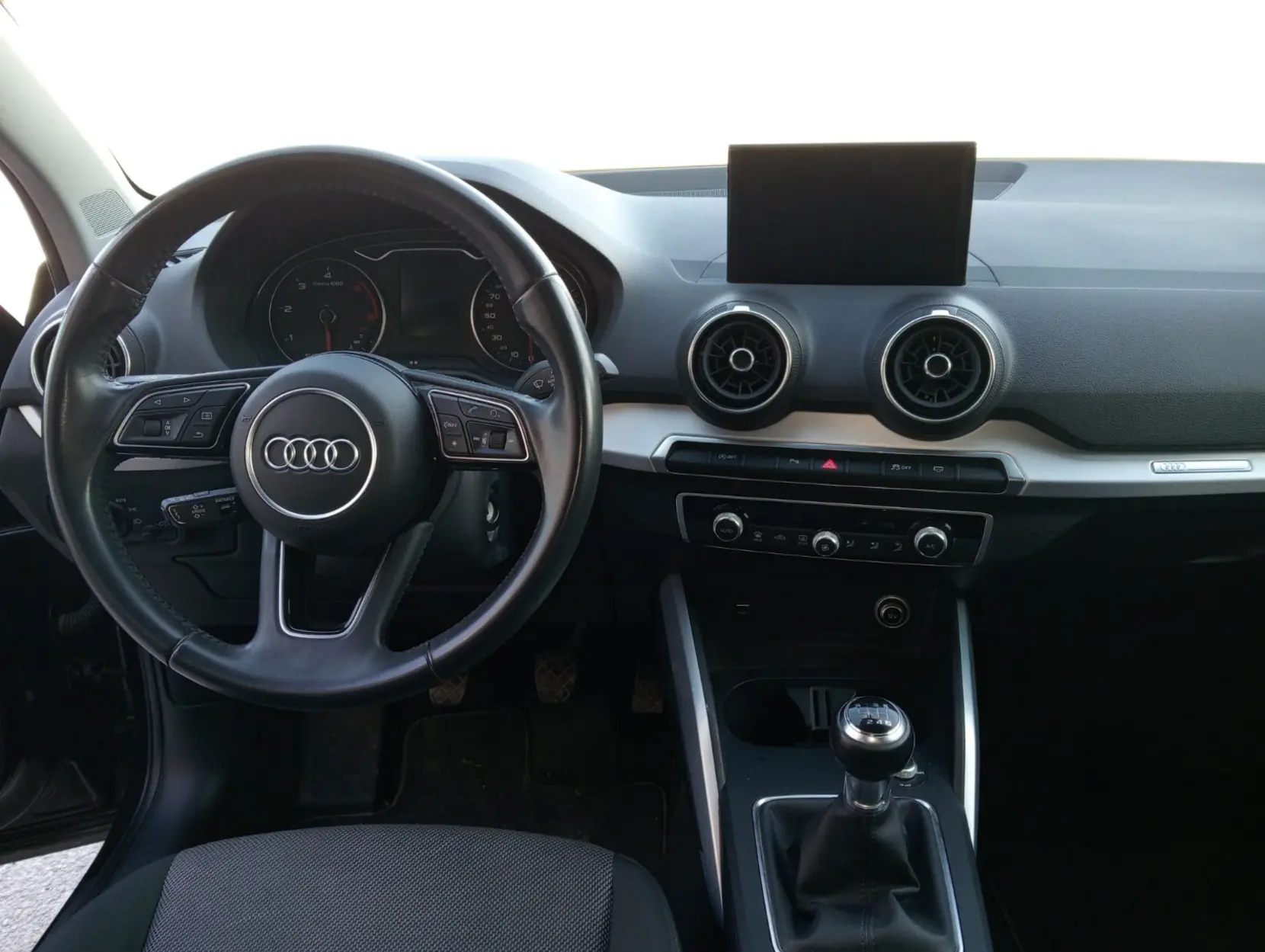AUDI Q2 3.0 TDI - Miniatura 8