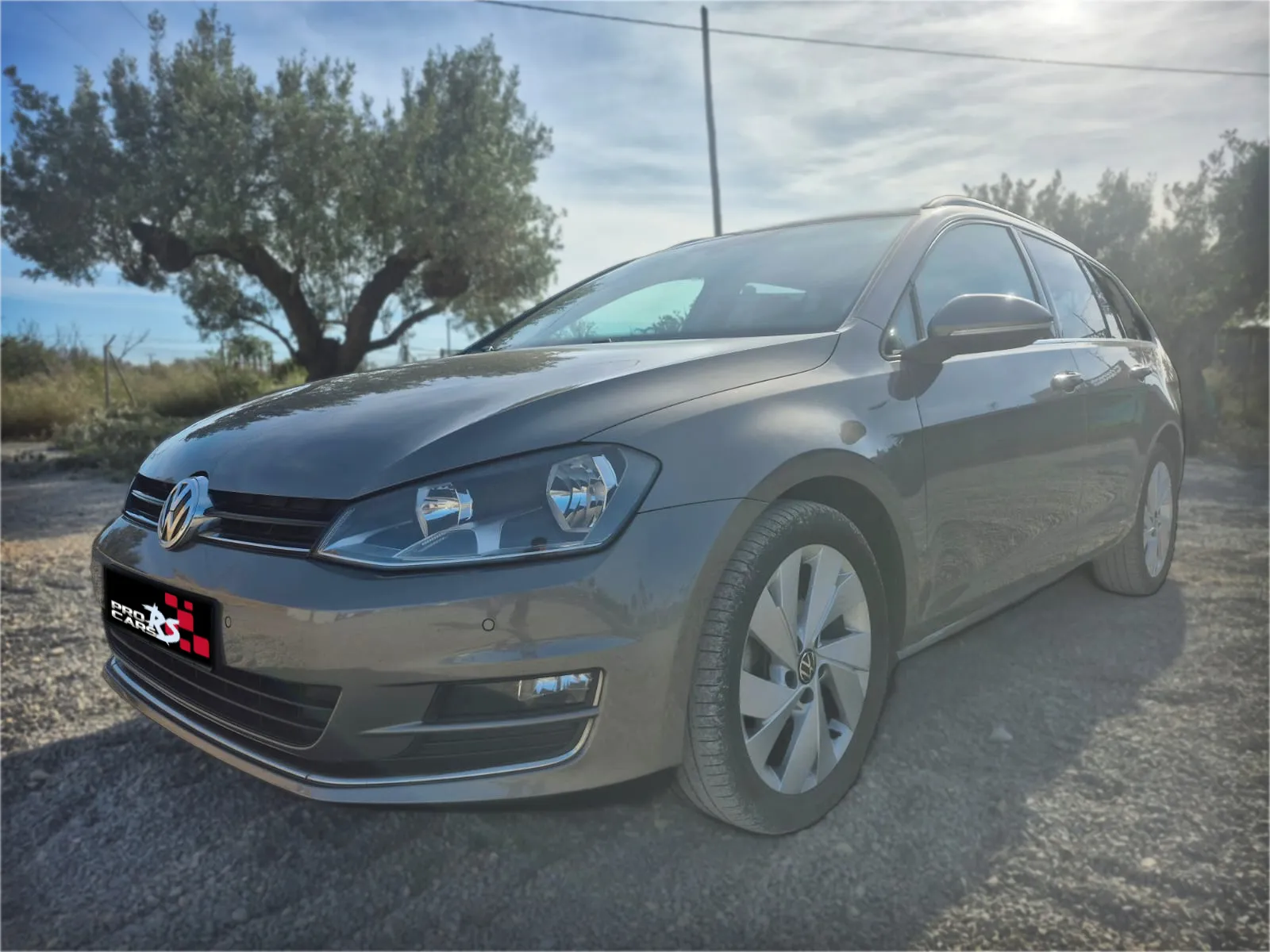 VOLKSWAGGEN GOLF FAMILIAR - Miniatura 2