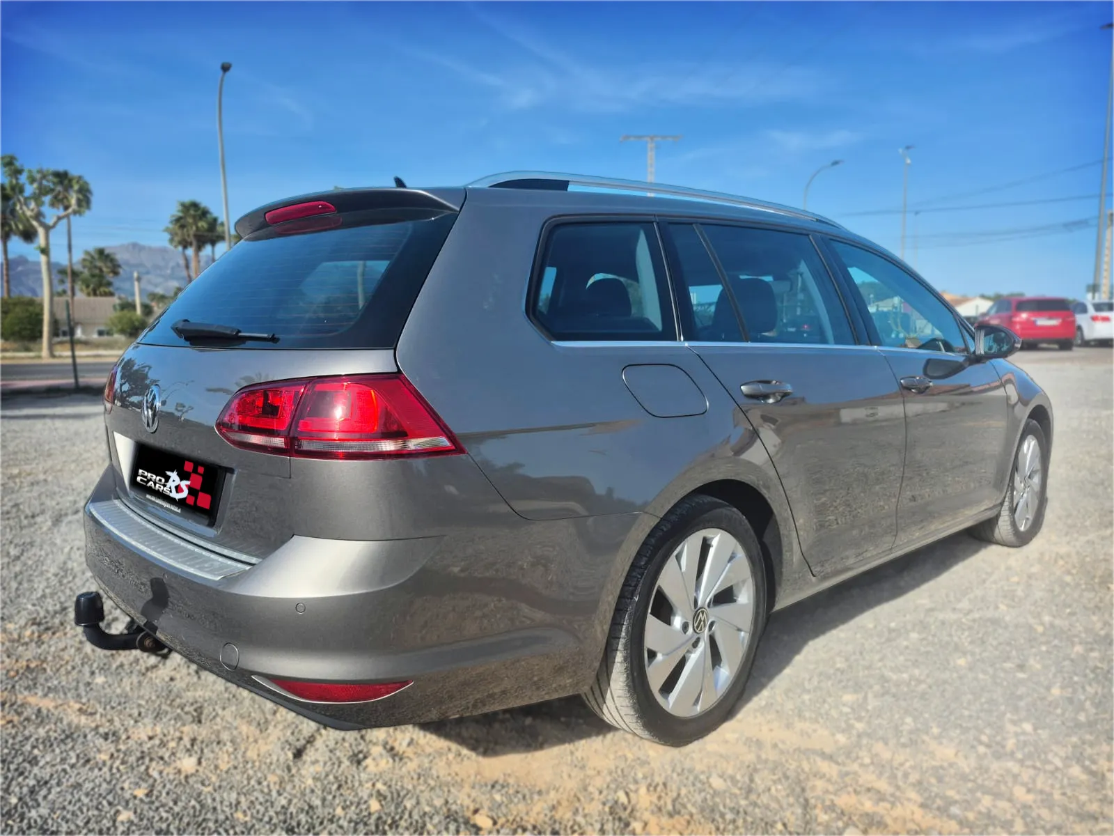 VOLKSWAGGEN GOLF FAMILIAR - Miniatura 5