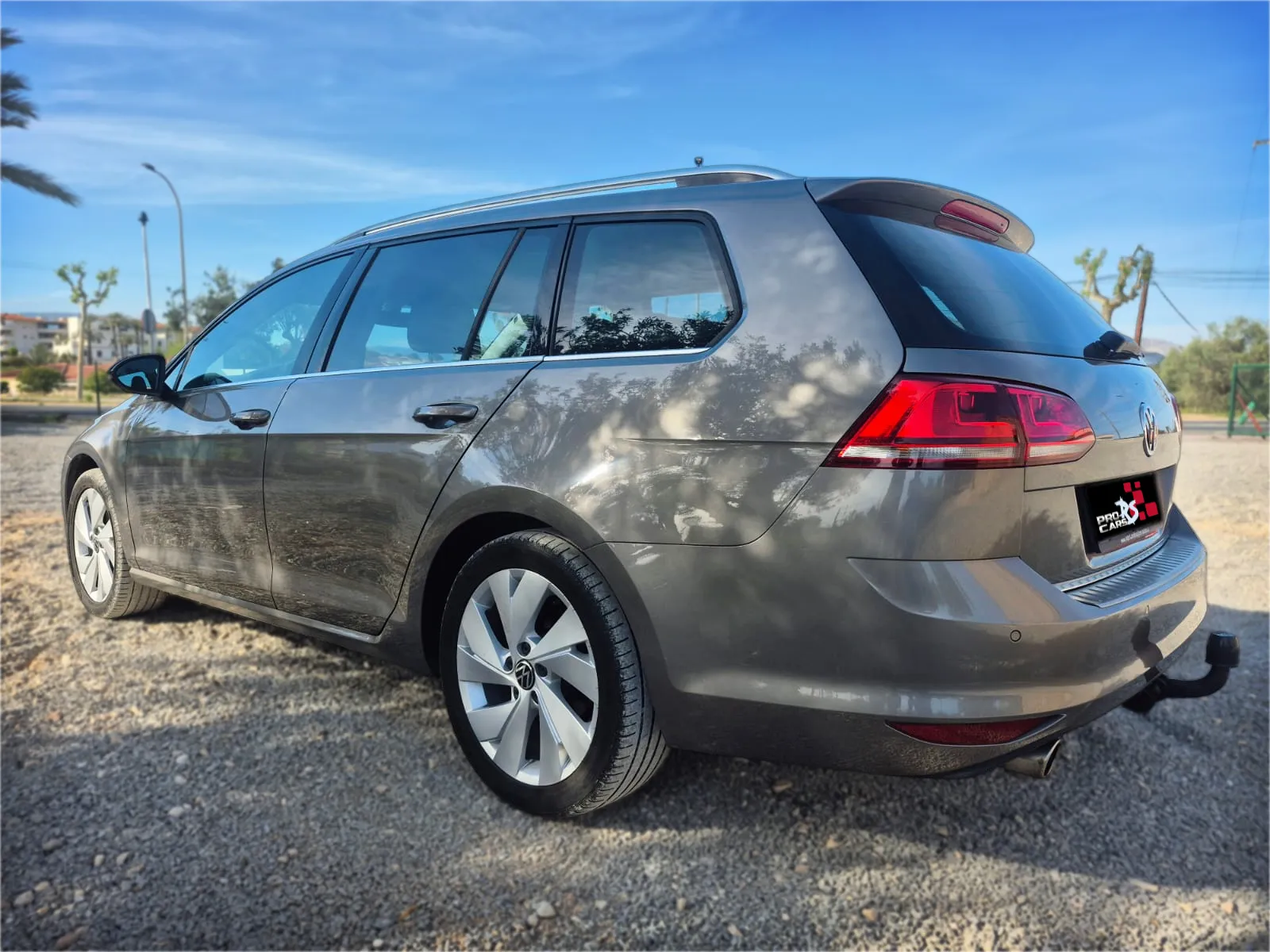 VOLKSWAGGEN GOLF FAMILIAR - Miniatura 4