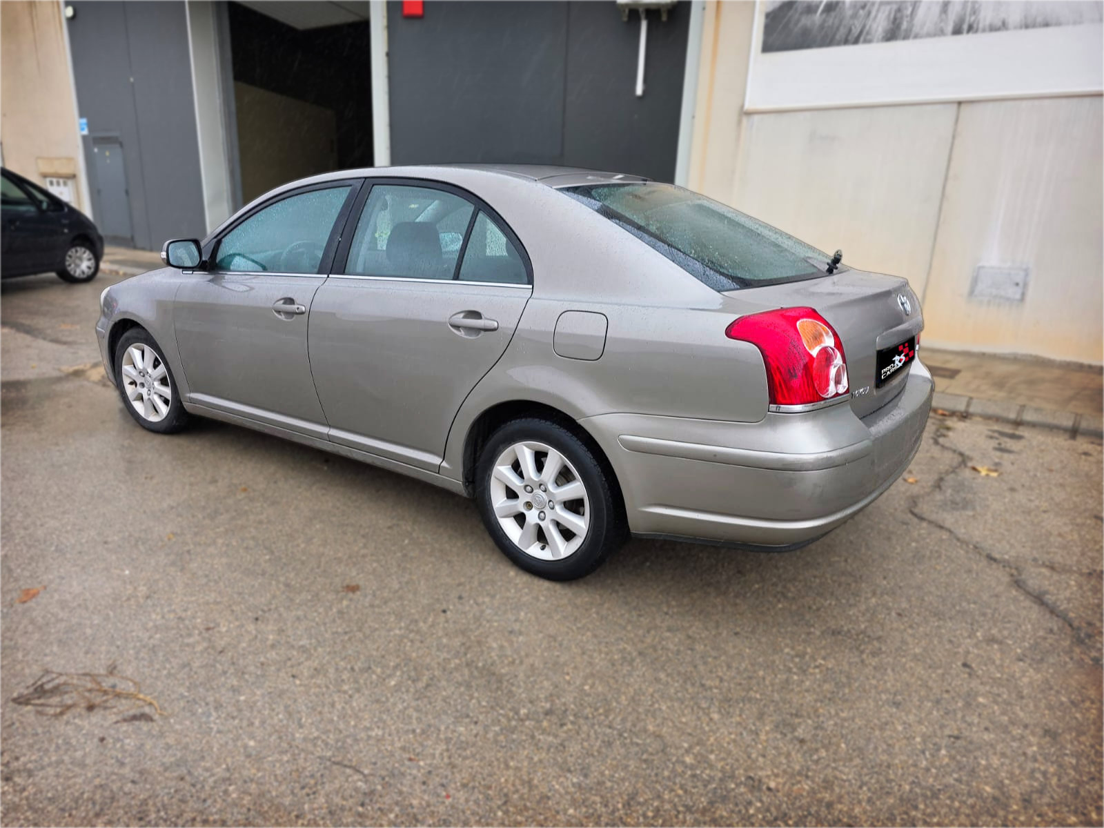 TOYOTA AVENSIS 2.2 - Miniatura 4