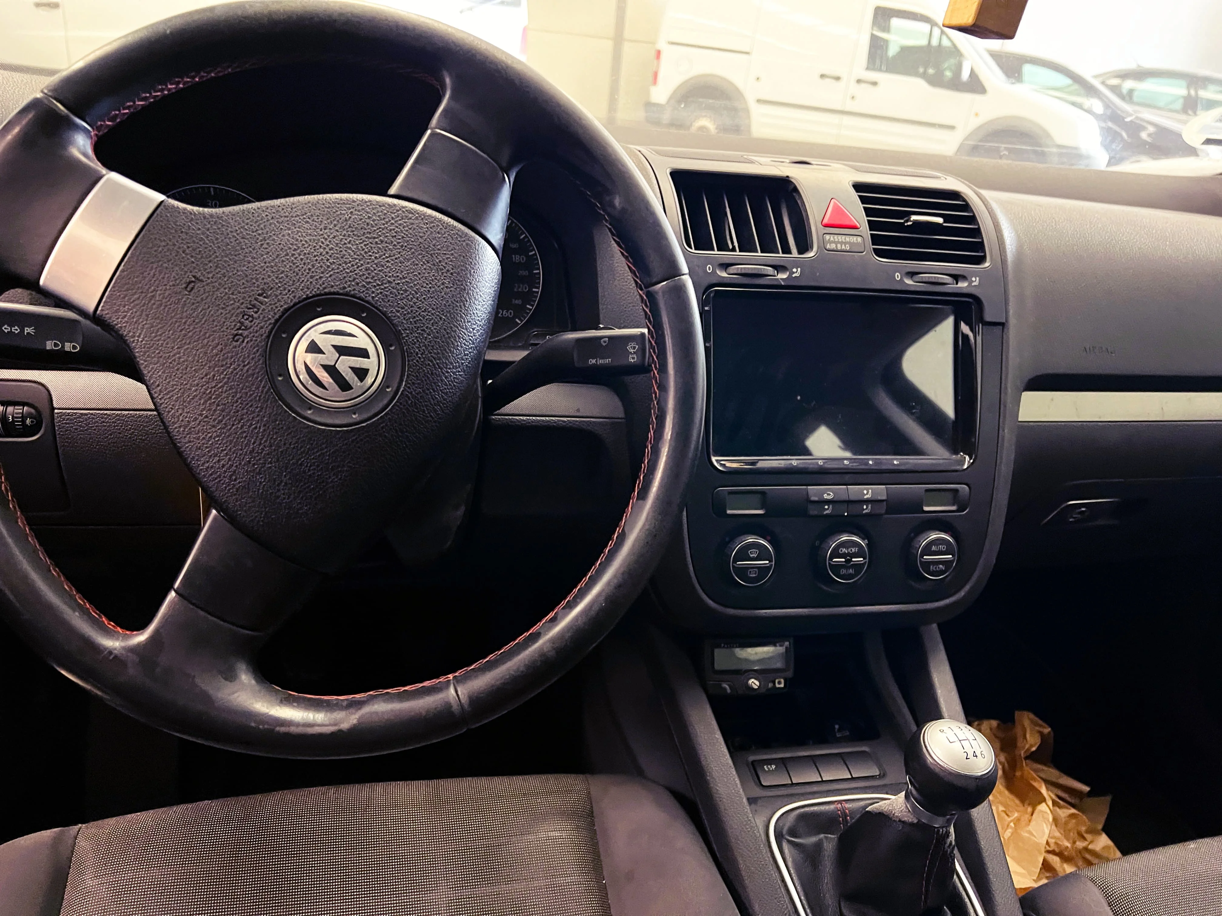 VOLKSWAGEN GOLF 2.0 TDI - Miniatura 5
