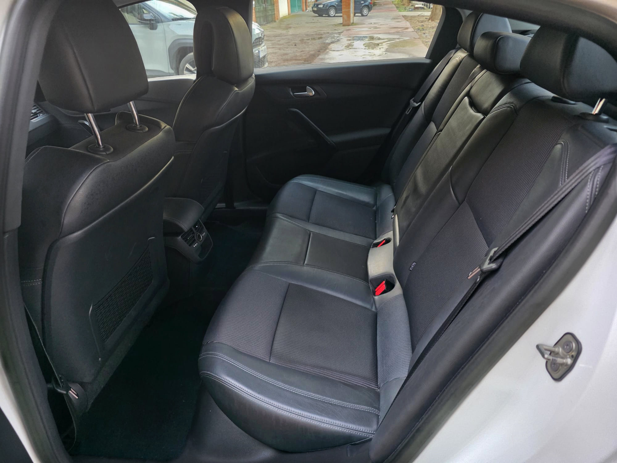 PEUGEOT 508 2.0 AUTO - Miniatura 7