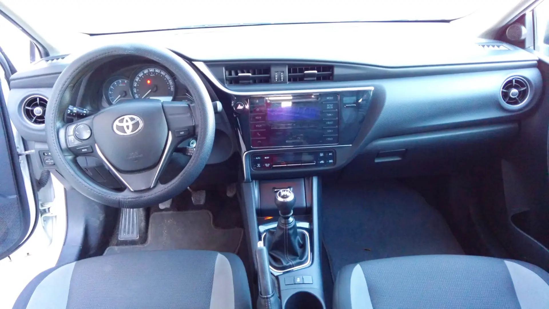 TOYOTA AURIS 1.4 D RANCHERA - Foto 1