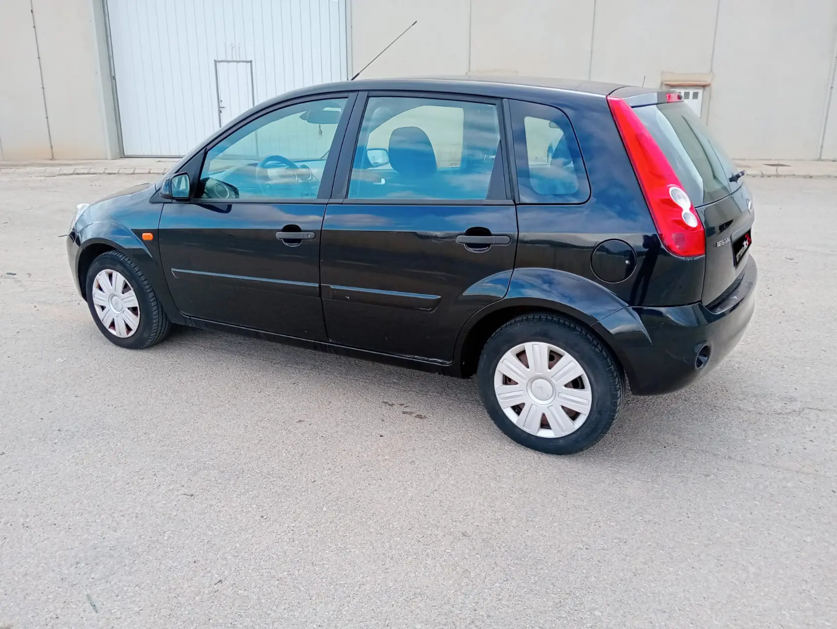 FORD FIESTA - Miniatura 3