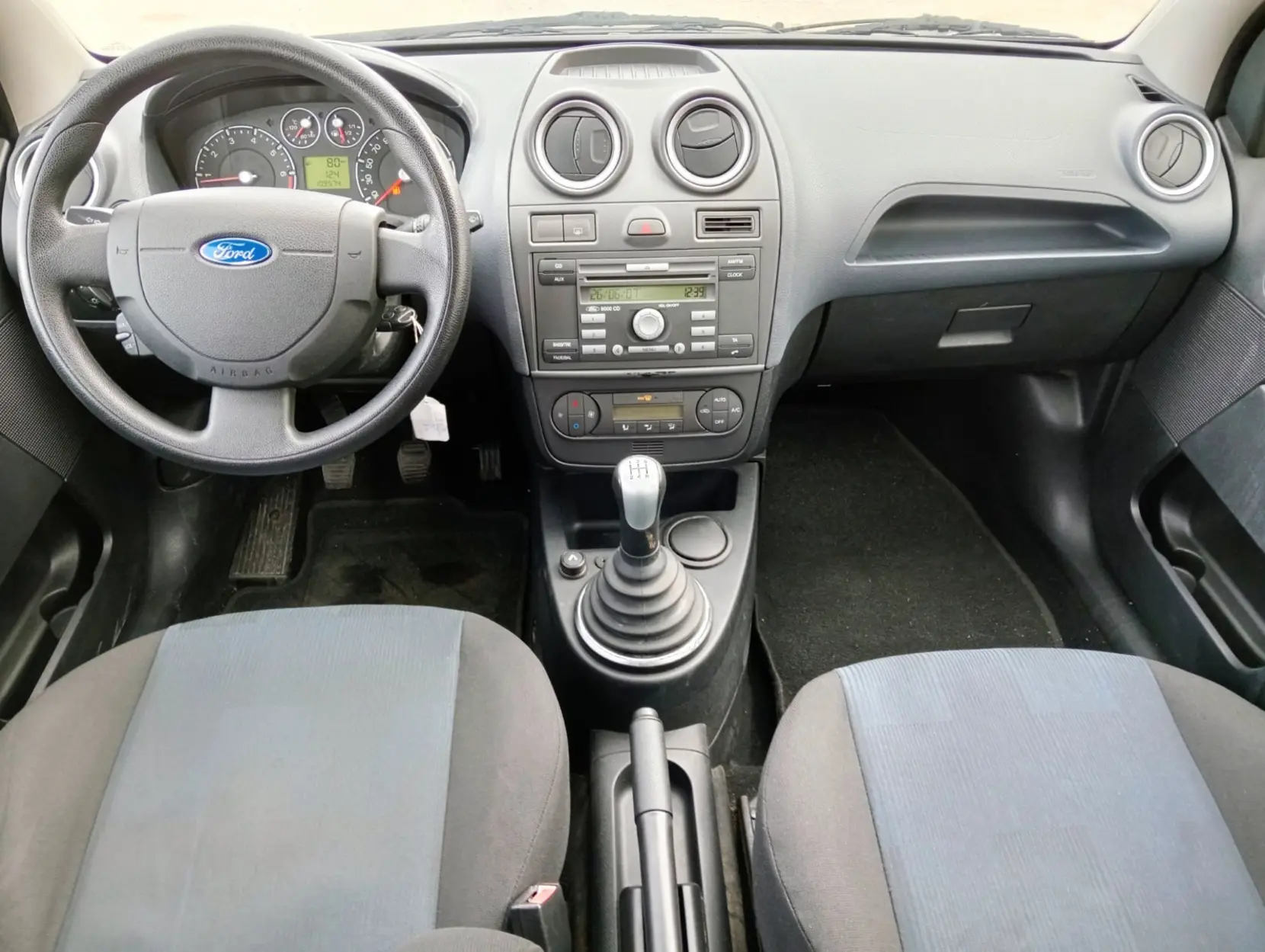 FORD FIESTA - Miniatura 8