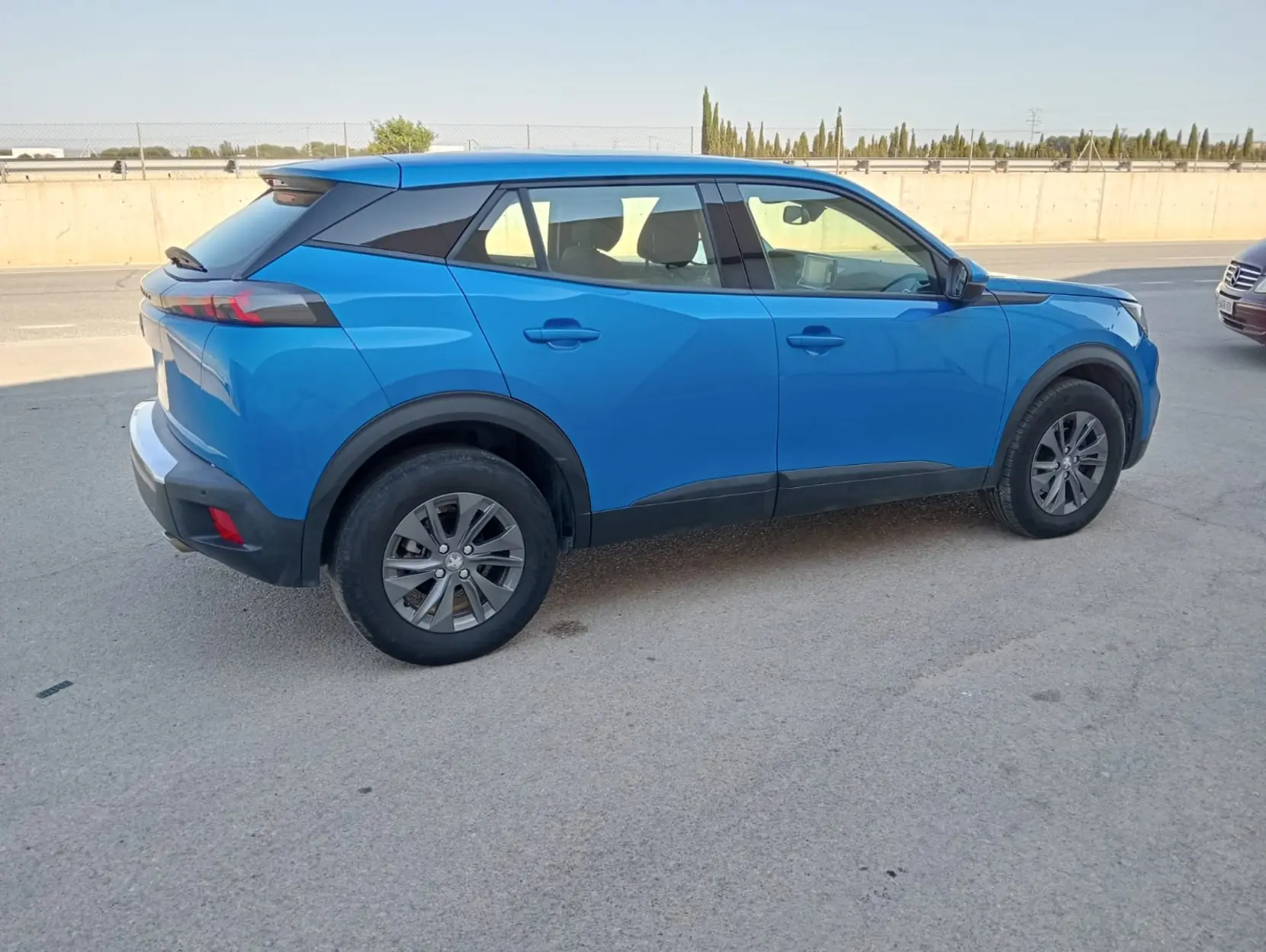 PEUGEOT 2008 1.5 HDI - Miniatura 6