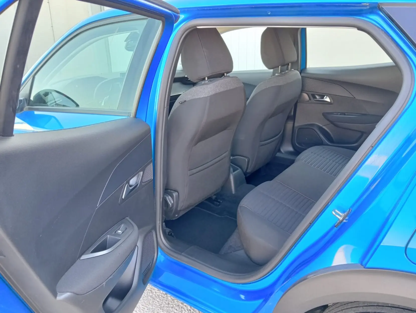 PEUGEOT 2008 1.5 HDI - Miniatura 7
