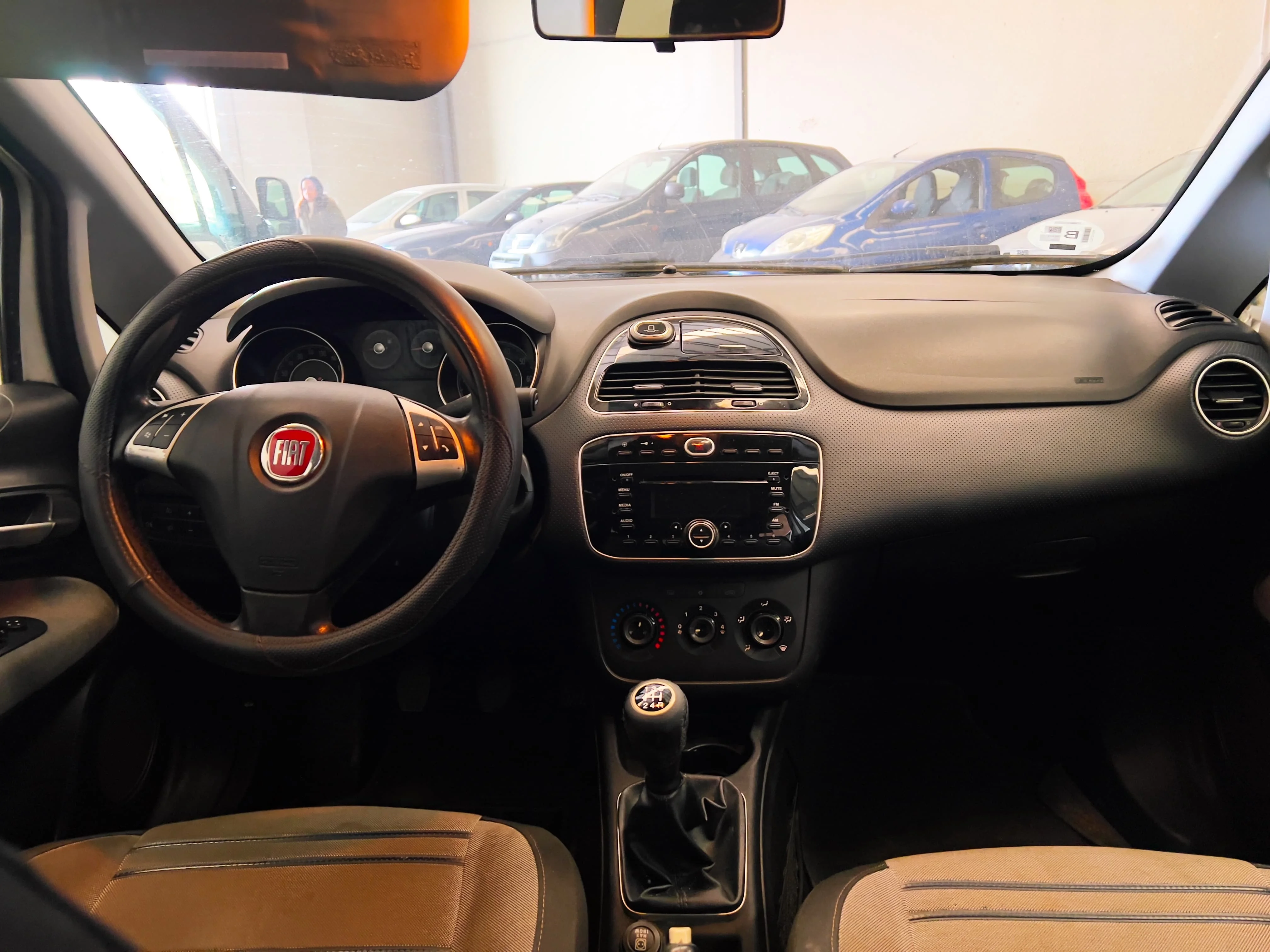 FIAT PUNTO 1.3 D - Miniatura 5