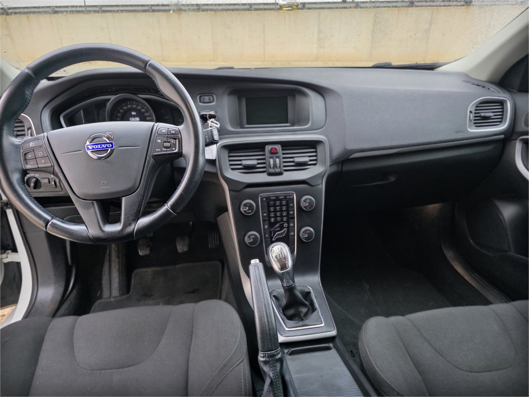 VOLVO V40 1.6 - Miniatura 8