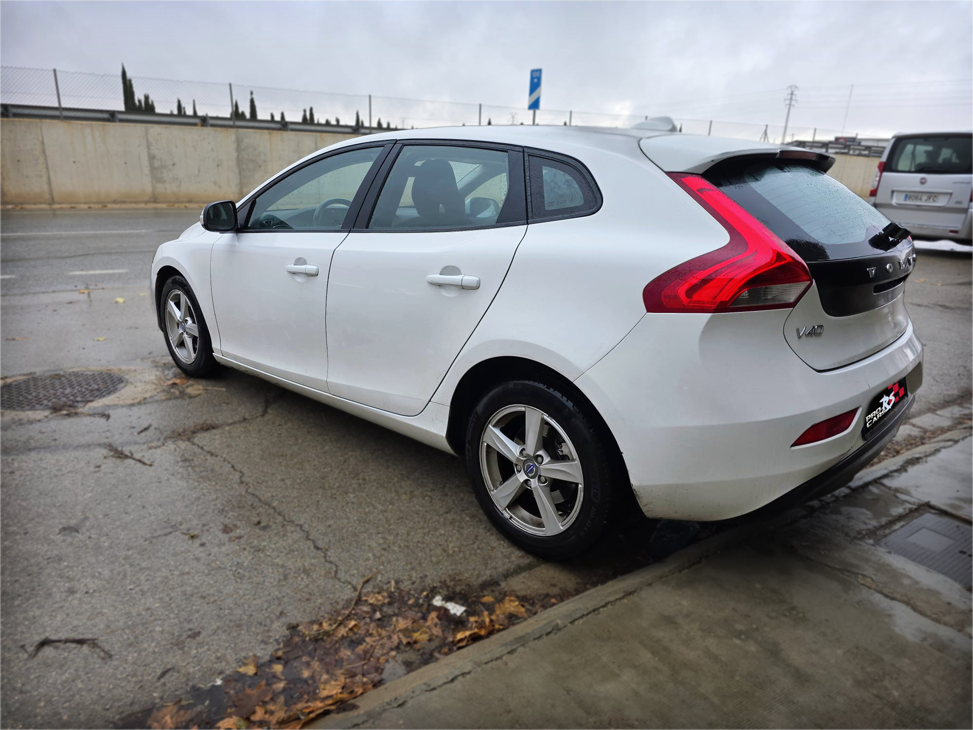 VOLVO V40 1.6 - Miniatura 5