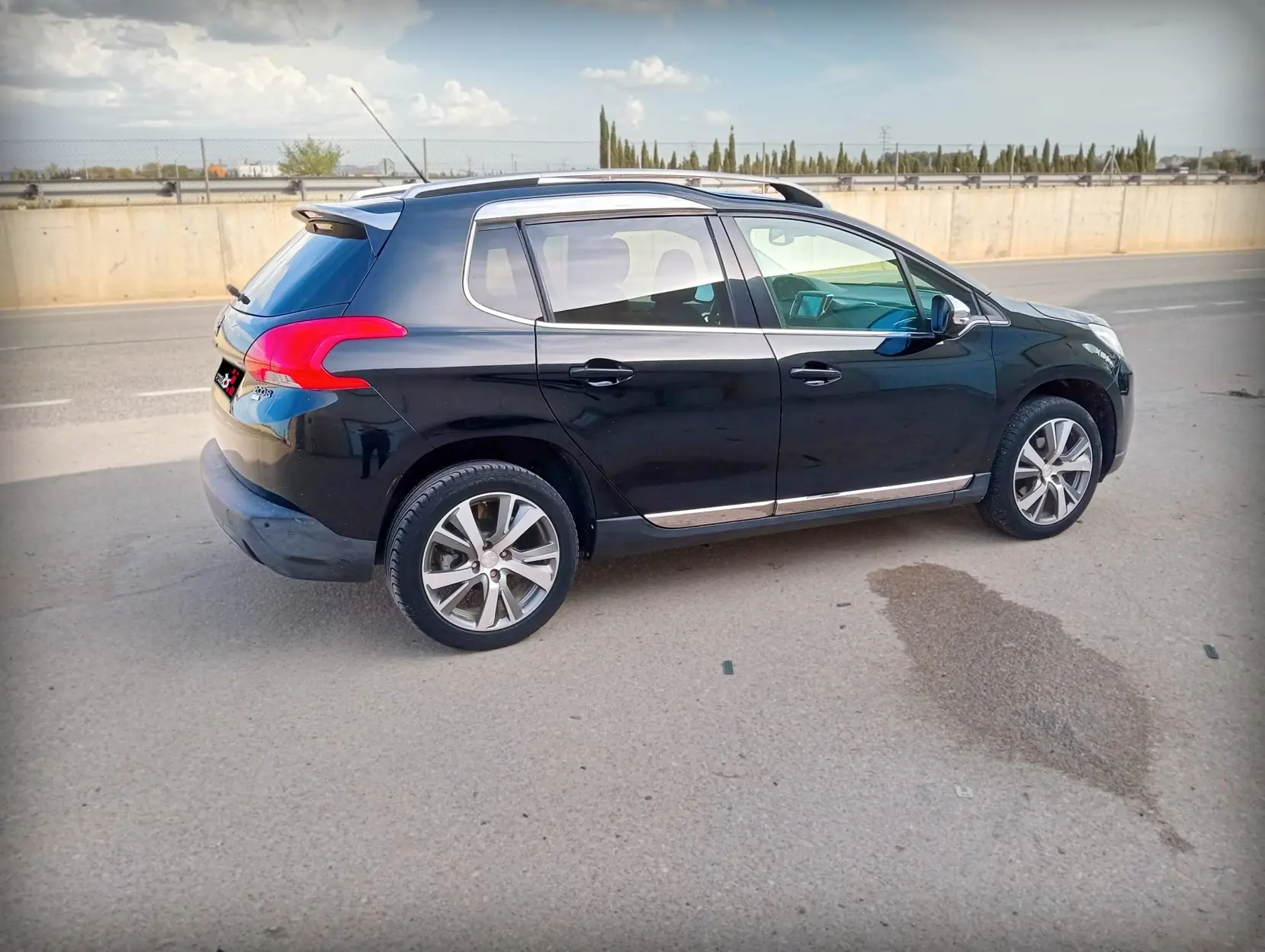 PEUGEOT 2008 1.6 HDI - Miniatura 3