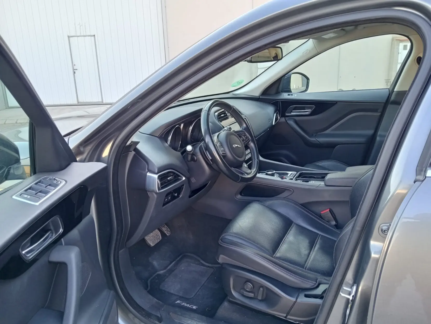 JAGUAR F-PACE 2.0 D - Miniatura 7