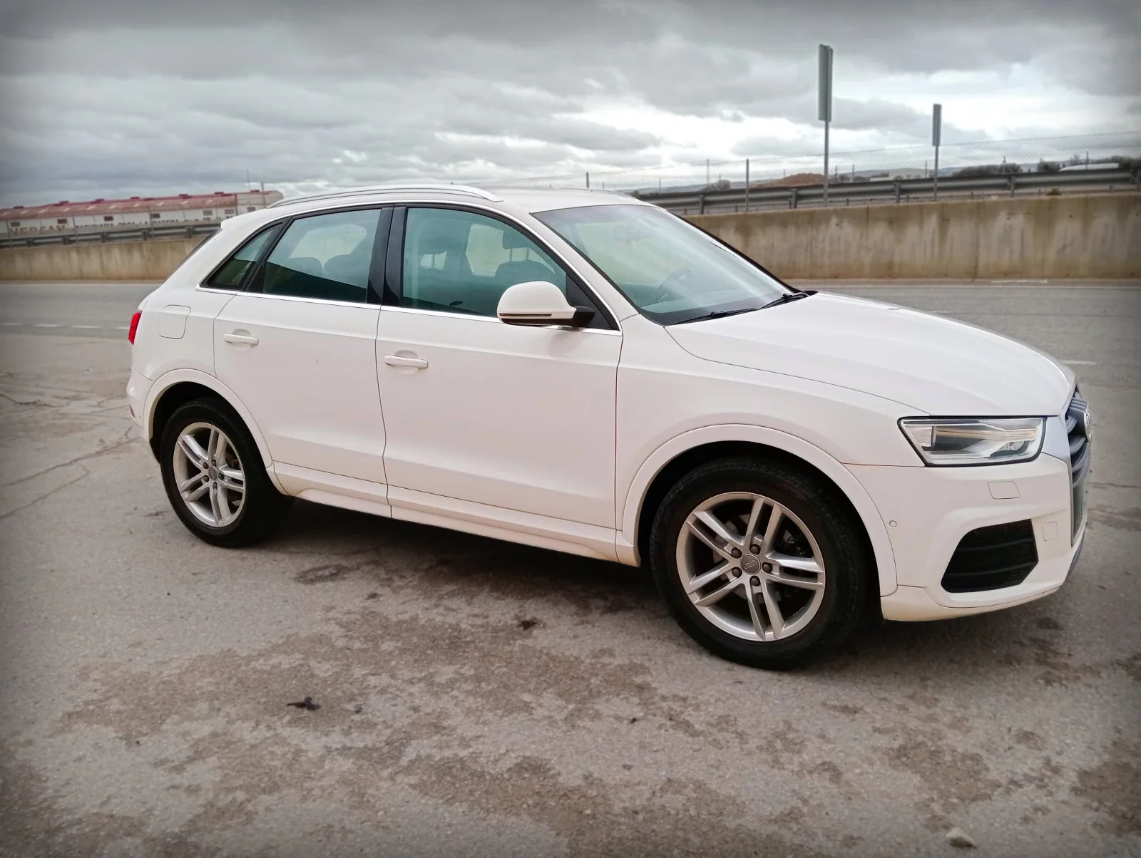 AUDI Q-3 2.0 - Miniatura 2