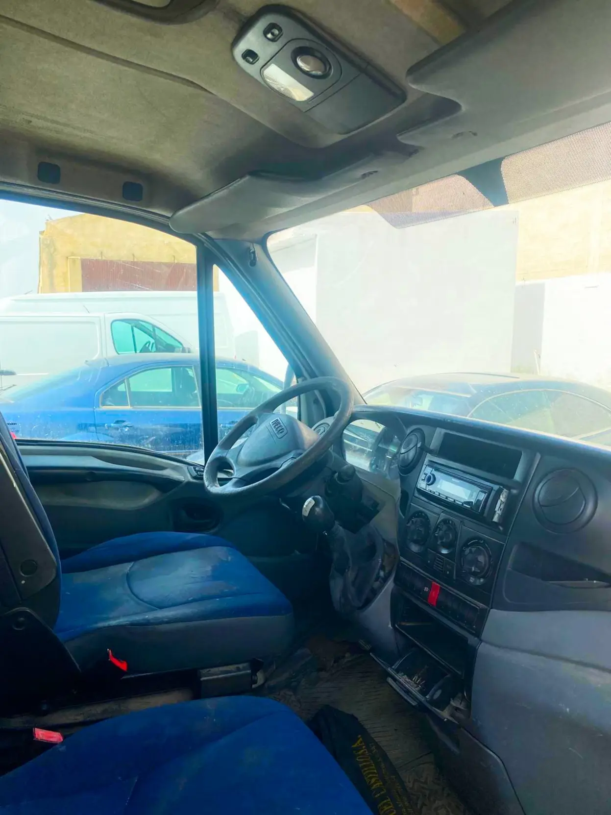 IVECO DAILY 2.3 HPI - Miniatura 2