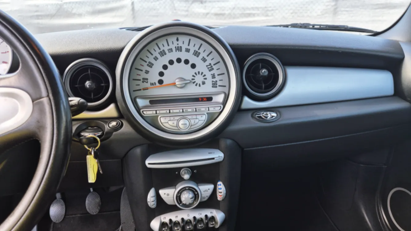 MINI COOPER ONE - Miniatura 13