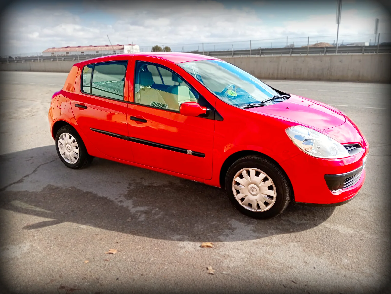 RENAULT CLIO 1.5 D - Miniatura 3