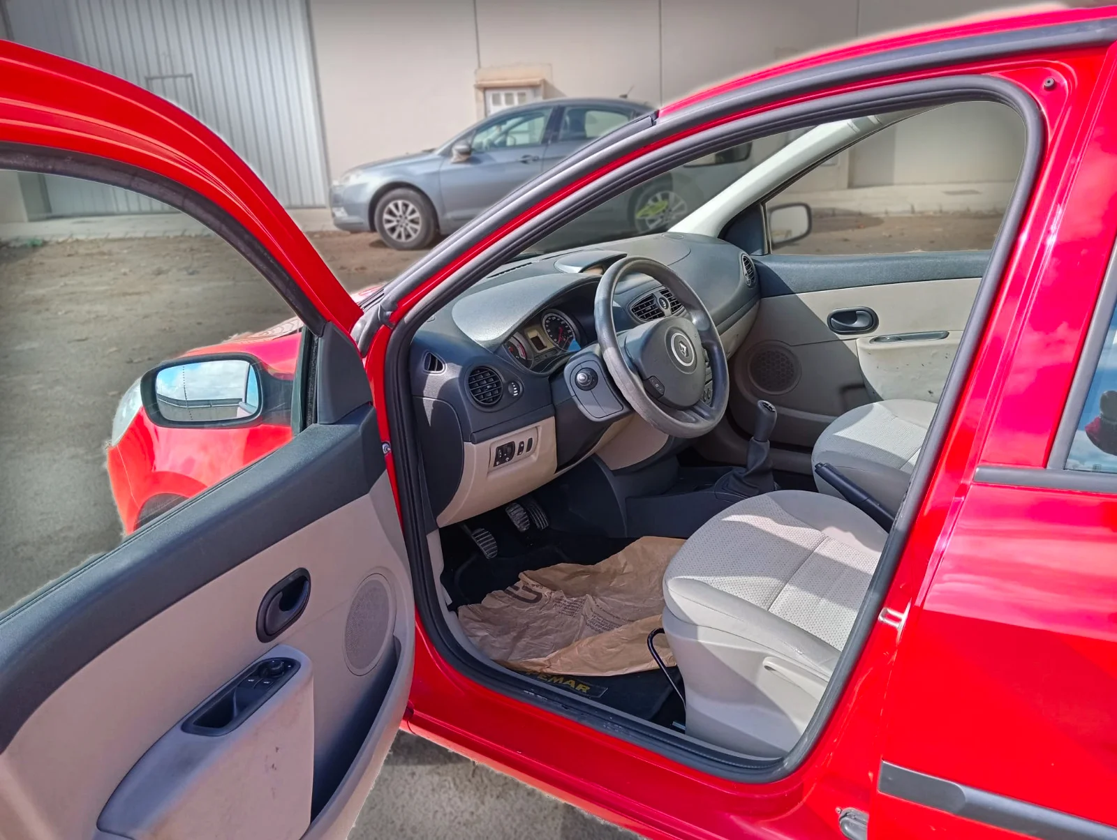 RENAULT CLIO 1.5 D - Miniatura 5