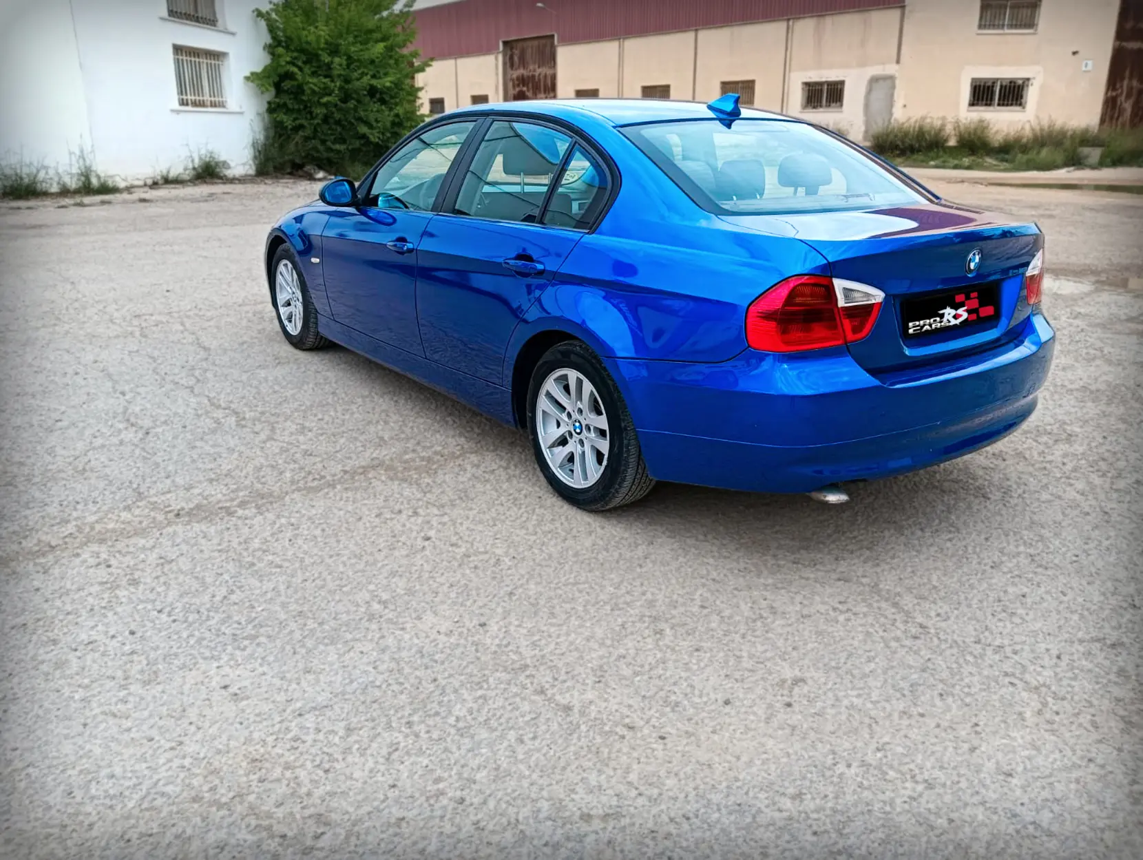 BMW 318D  2.0 - Miniatura 4
