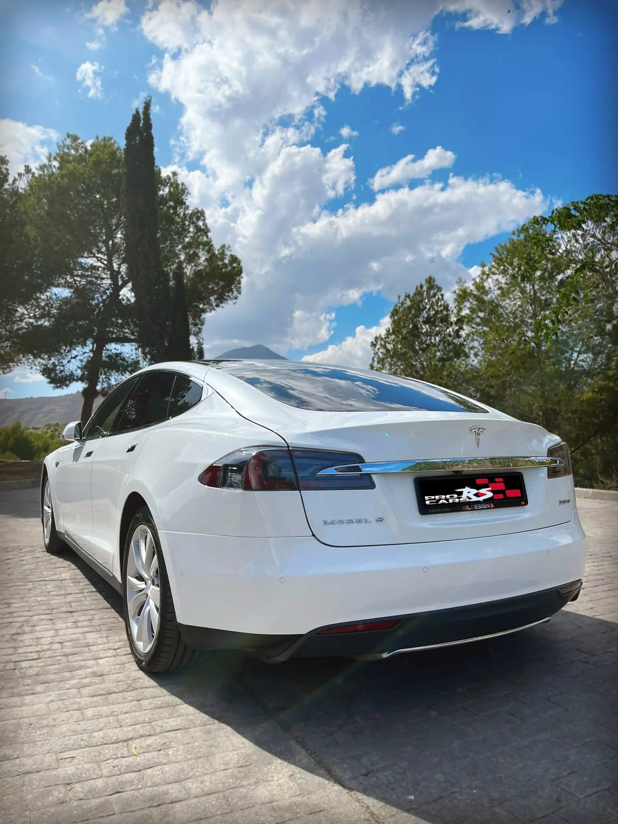 TESLA MODEL S - Miniatura 7