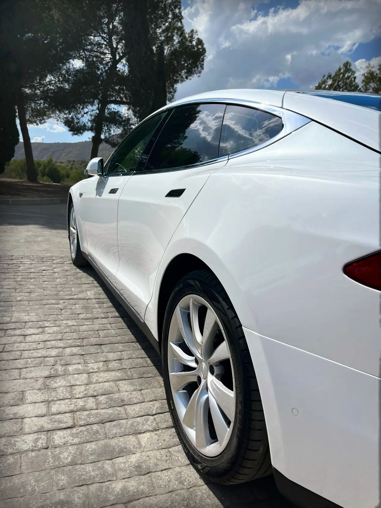 TESLA MODEL S - Miniatura 8