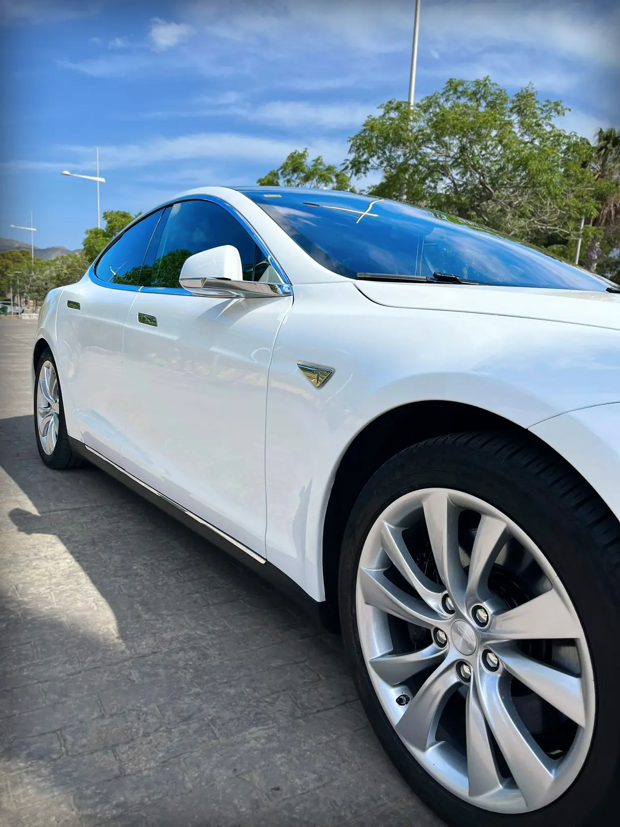 TESLA MODEL S - Miniatura 9