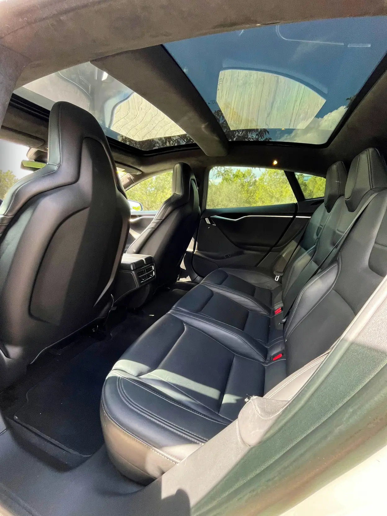 TESLA MODEL S - Miniatura 12