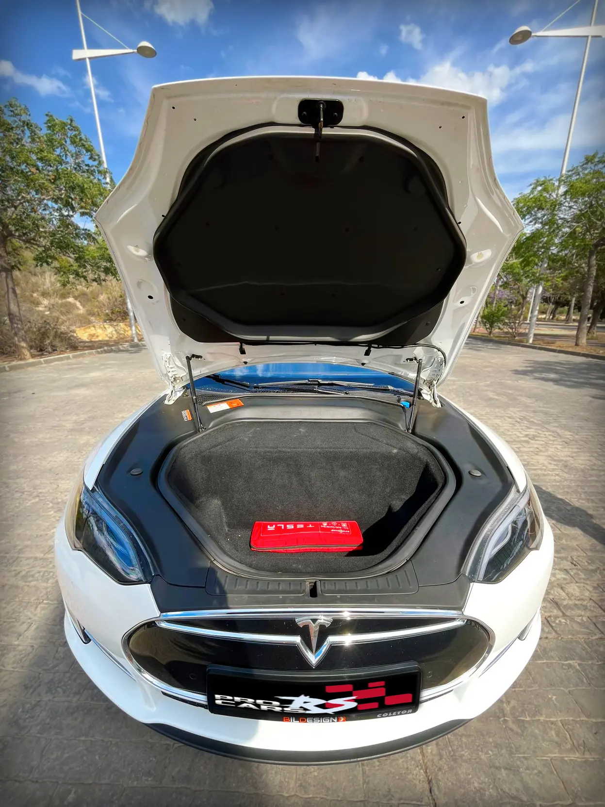 TESLA MODEL S - Miniatura 15