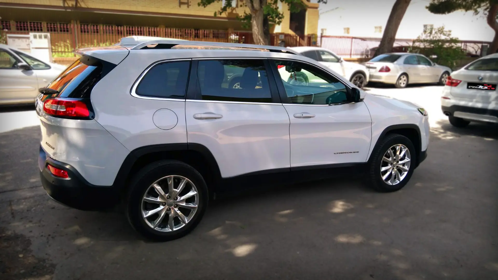 JEEP CHEROKEE LIMITE 2.0 D - Miniatura 4