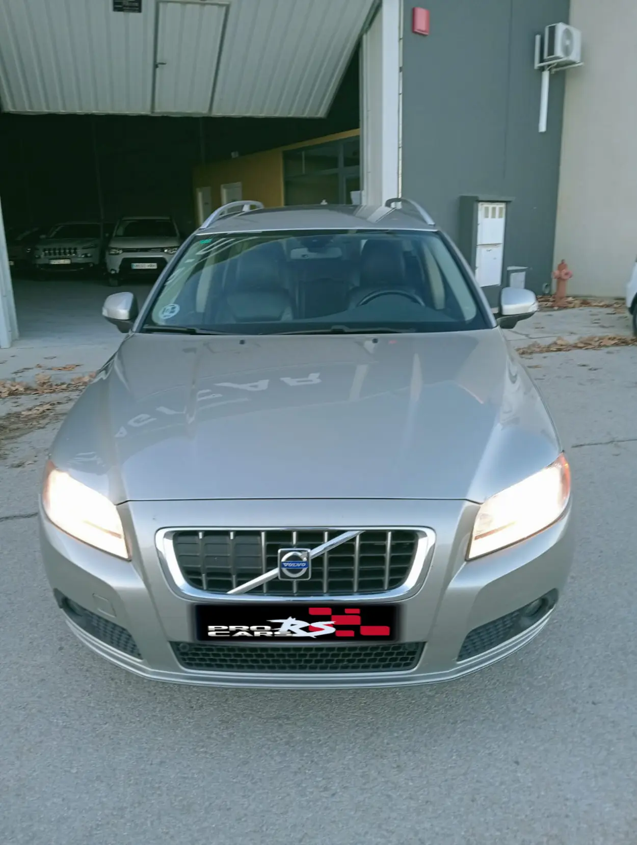 VOLVO V70 2.4 - Miniatura 3