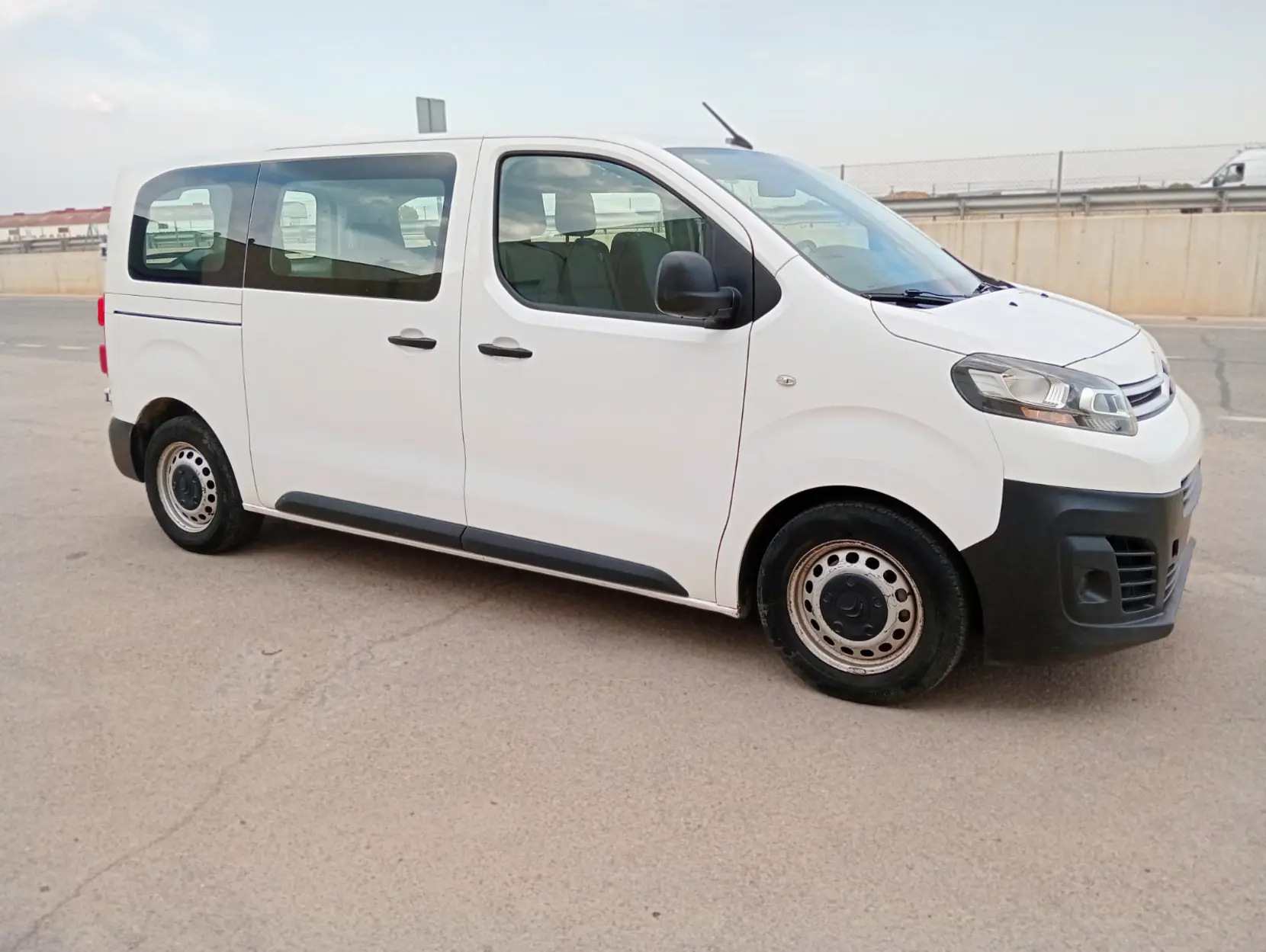 CITROEN JUMPY 2.0 HDI COMBI 9-6 - Miniatura 2