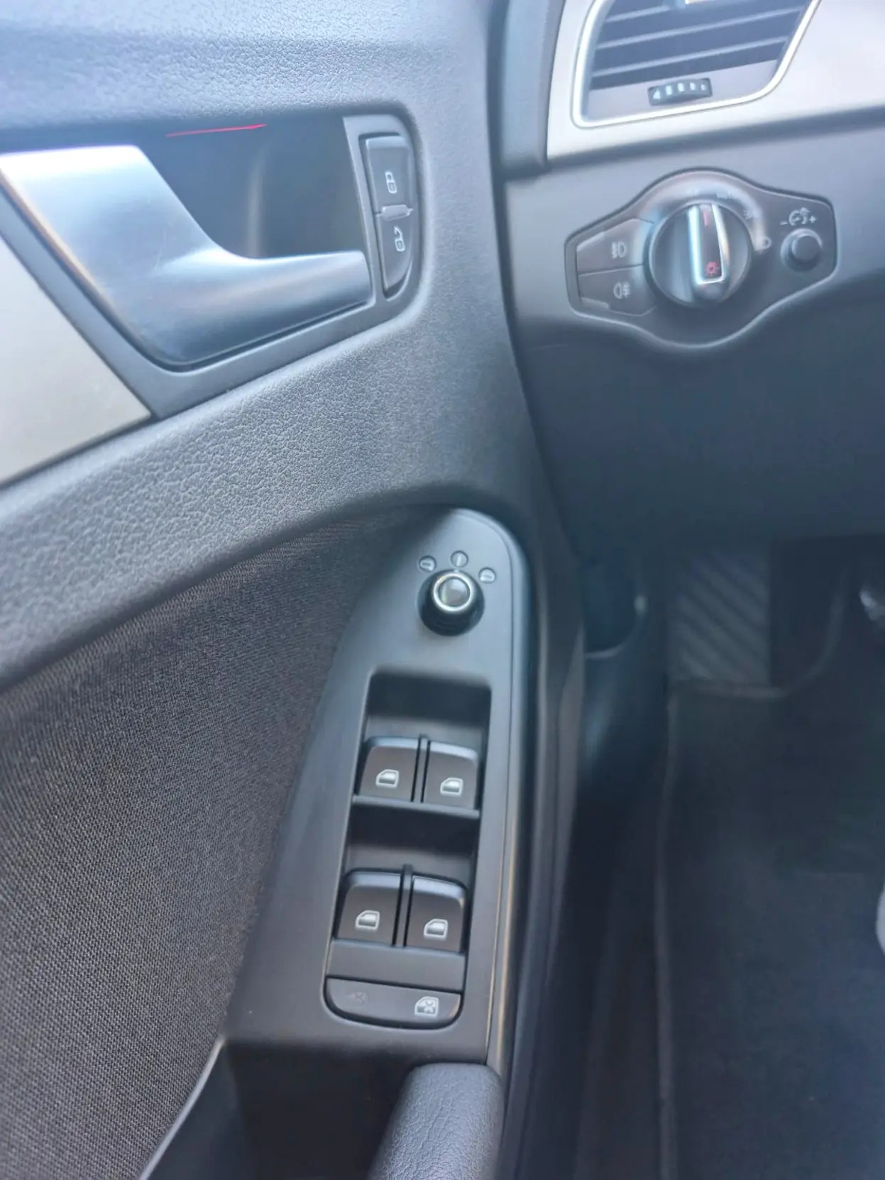 AUDI A-4 2.0 TDI - Miniatura 12