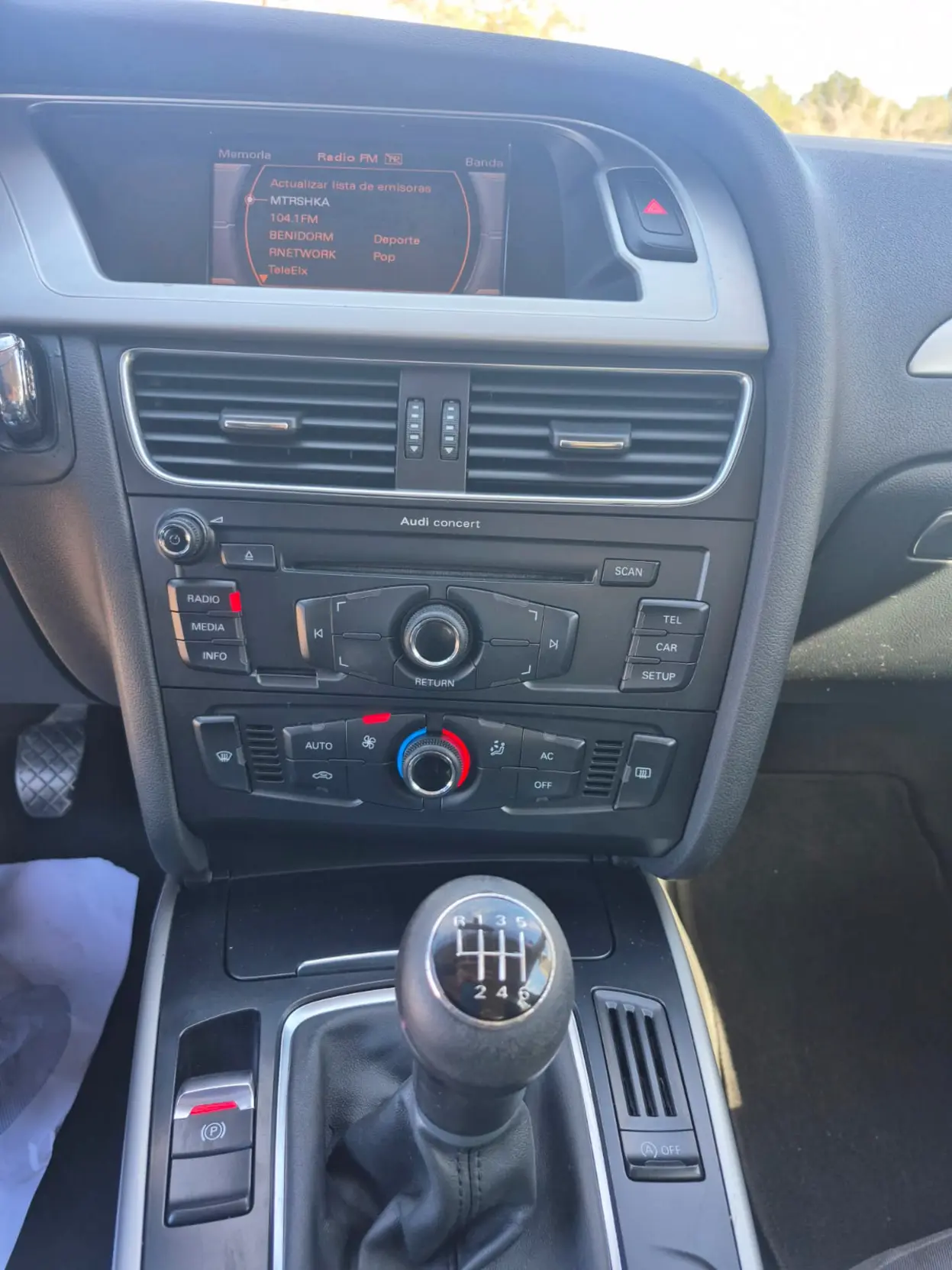AUDI A-4 2.0 TDI - Miniatura 14