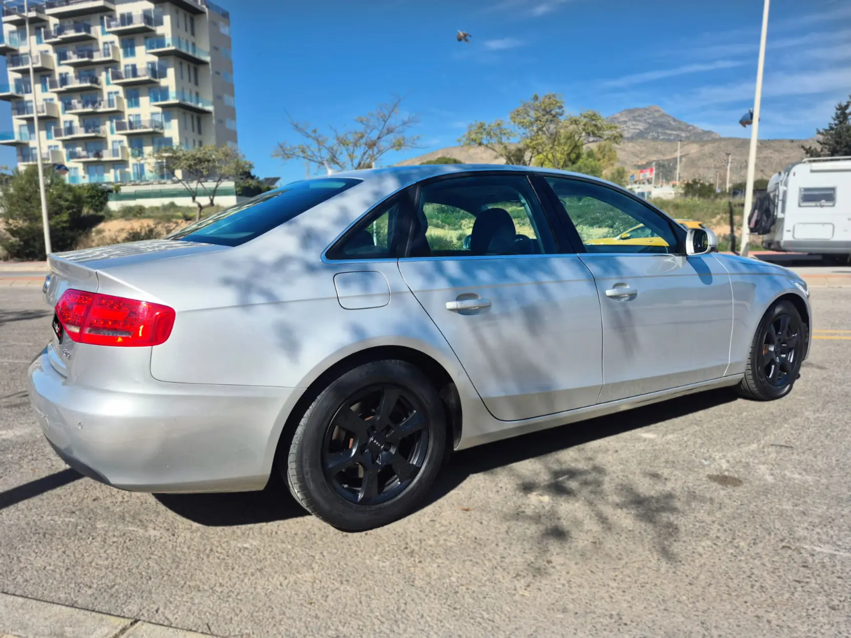 AUDI A-4 2.0 TDI - Miniatura 3
