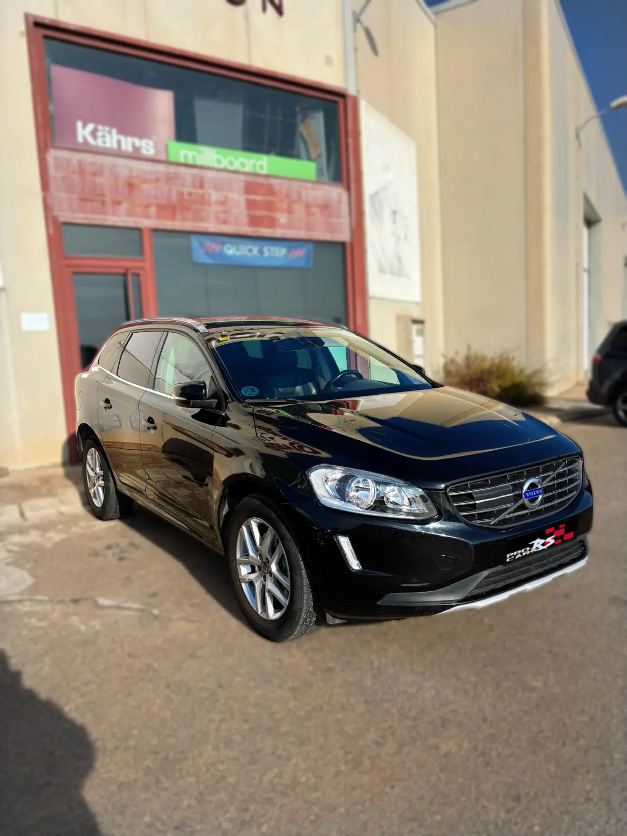 VOLVO XC-60 - Miniatura 2