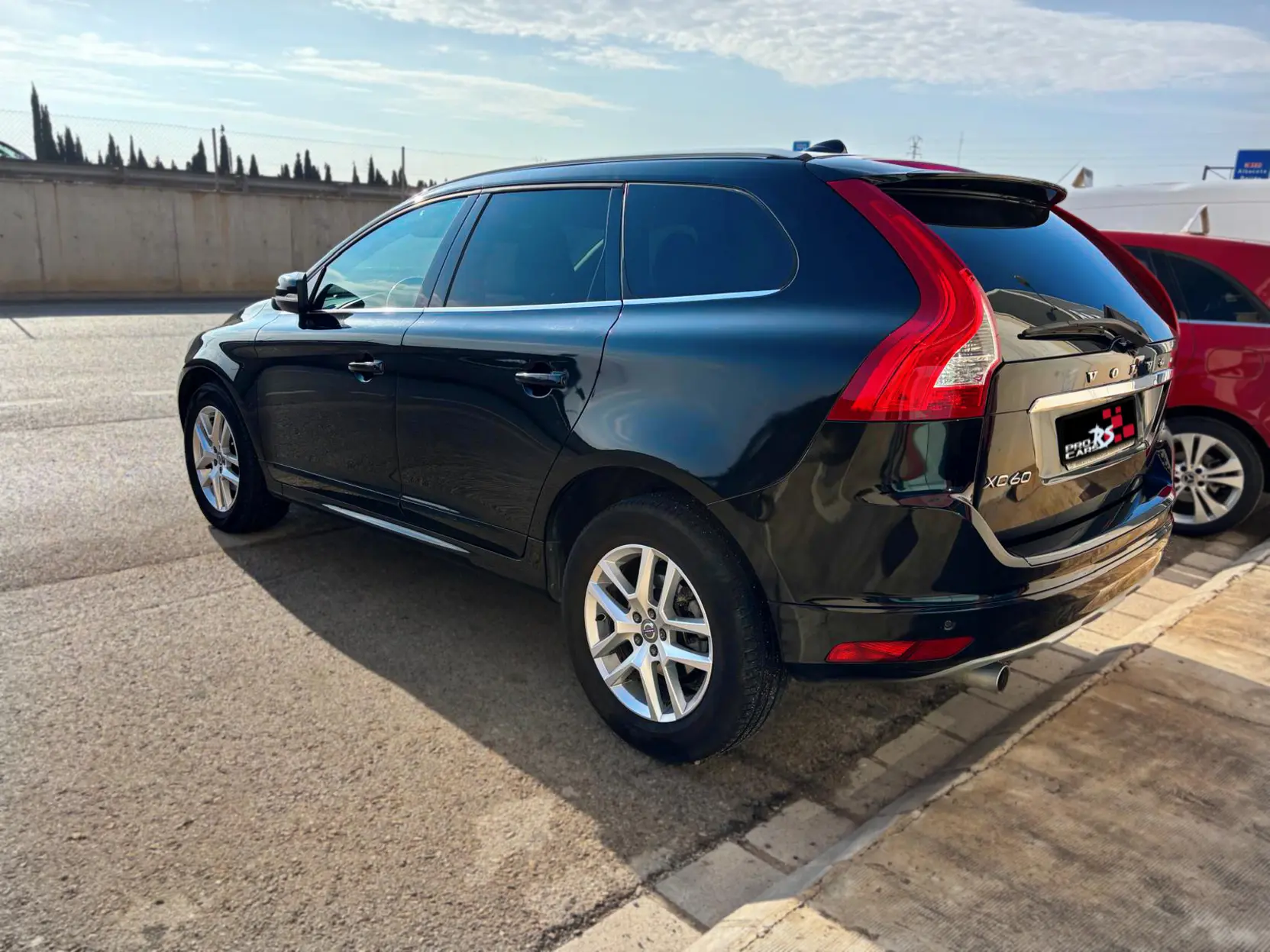 VOLVO XC-60 - Miniatura 3
