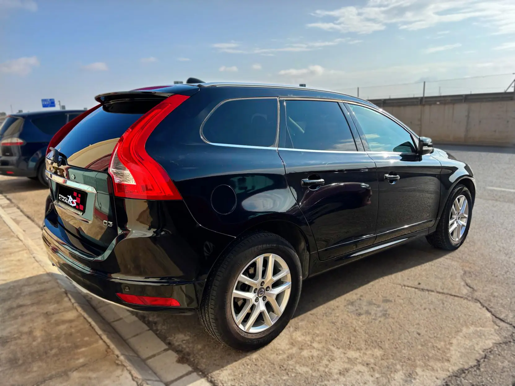 VOLVO XC-60 - Miniatura 4