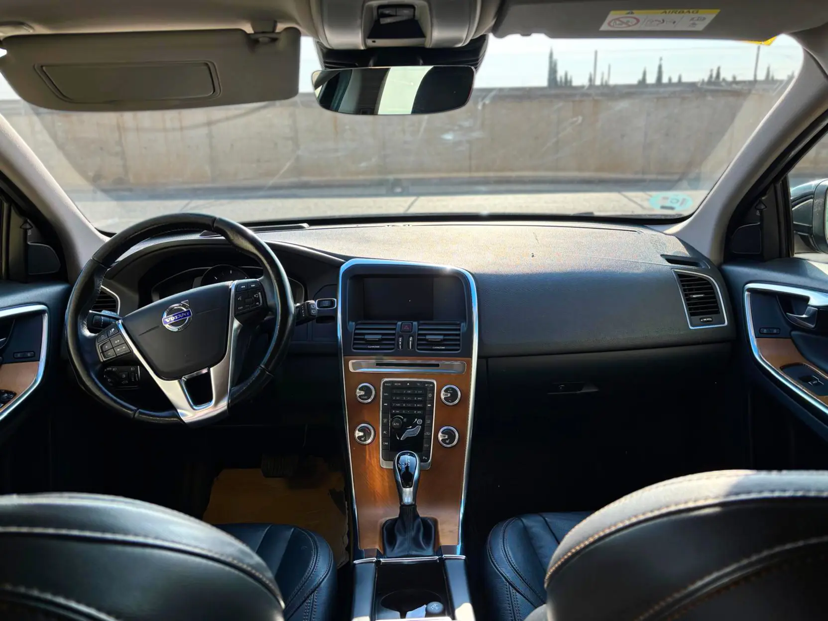 VOLVO XC-60 - Miniatura 5