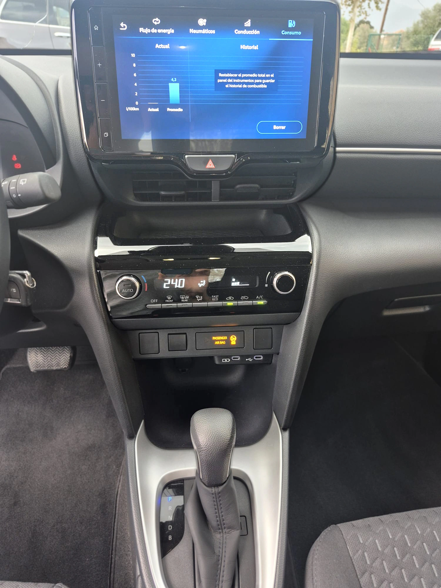 TOYOTA YARIS CROSS - Miniatura 11