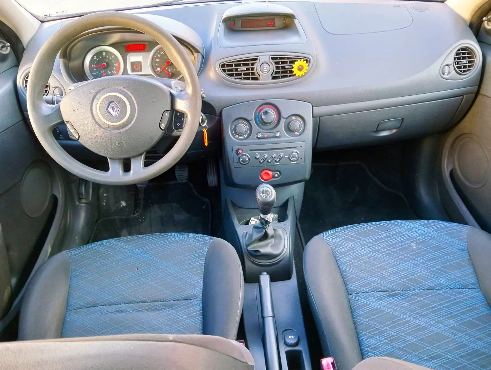 RENAULT CLIO 1.5 D - Miniatura 5