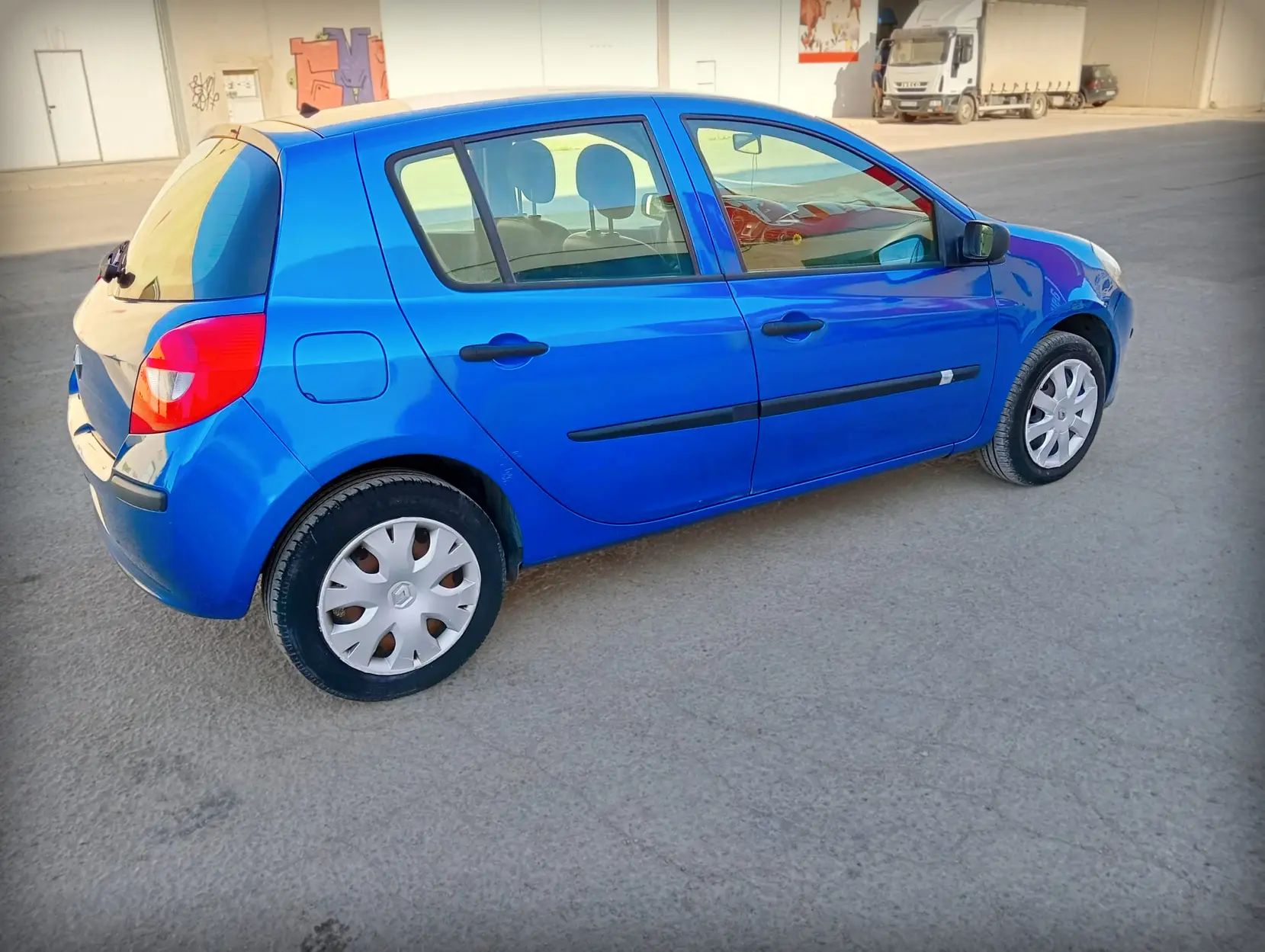 RENAULT CLIO 1.5 D - Miniatura 4