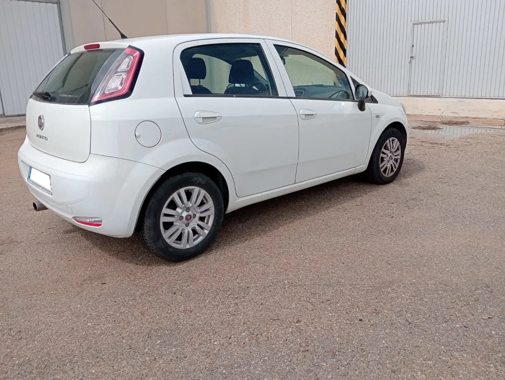 FIAT PUNTO 1.3D - Miniatura 4