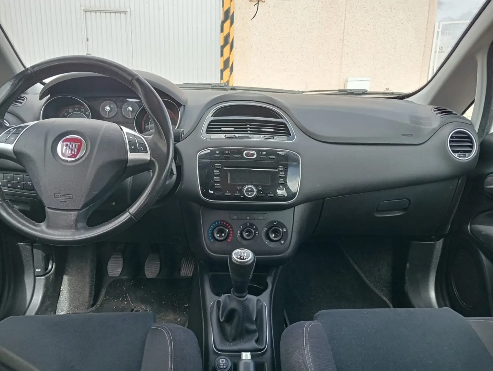 FIAT PUNTO 1.3D - Miniatura 7