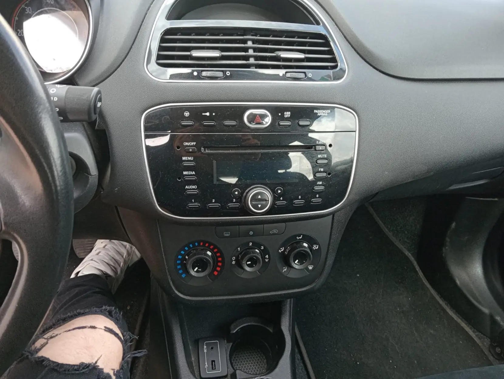 FIAT PUNTO 1.3D - Miniatura 11
