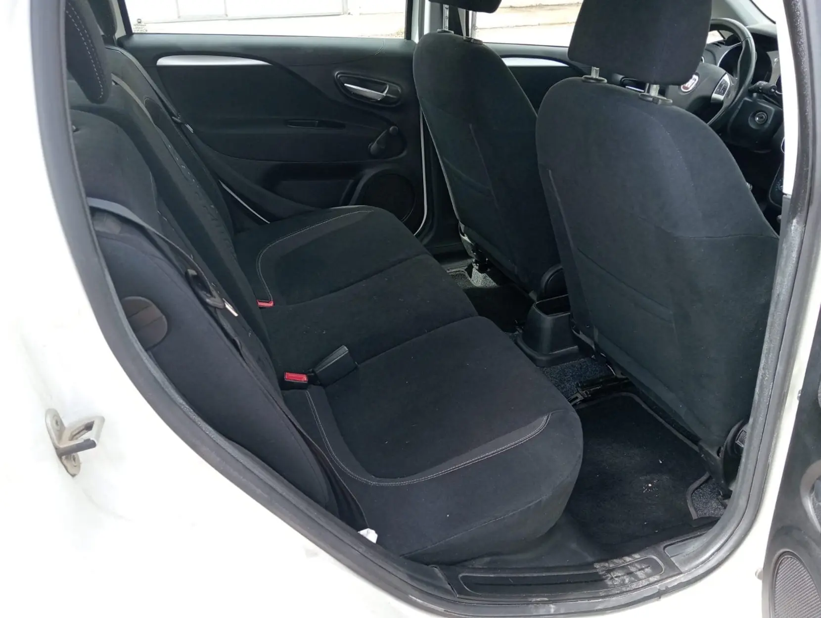 FIAT PUNTO 1.3D - Miniatura 12