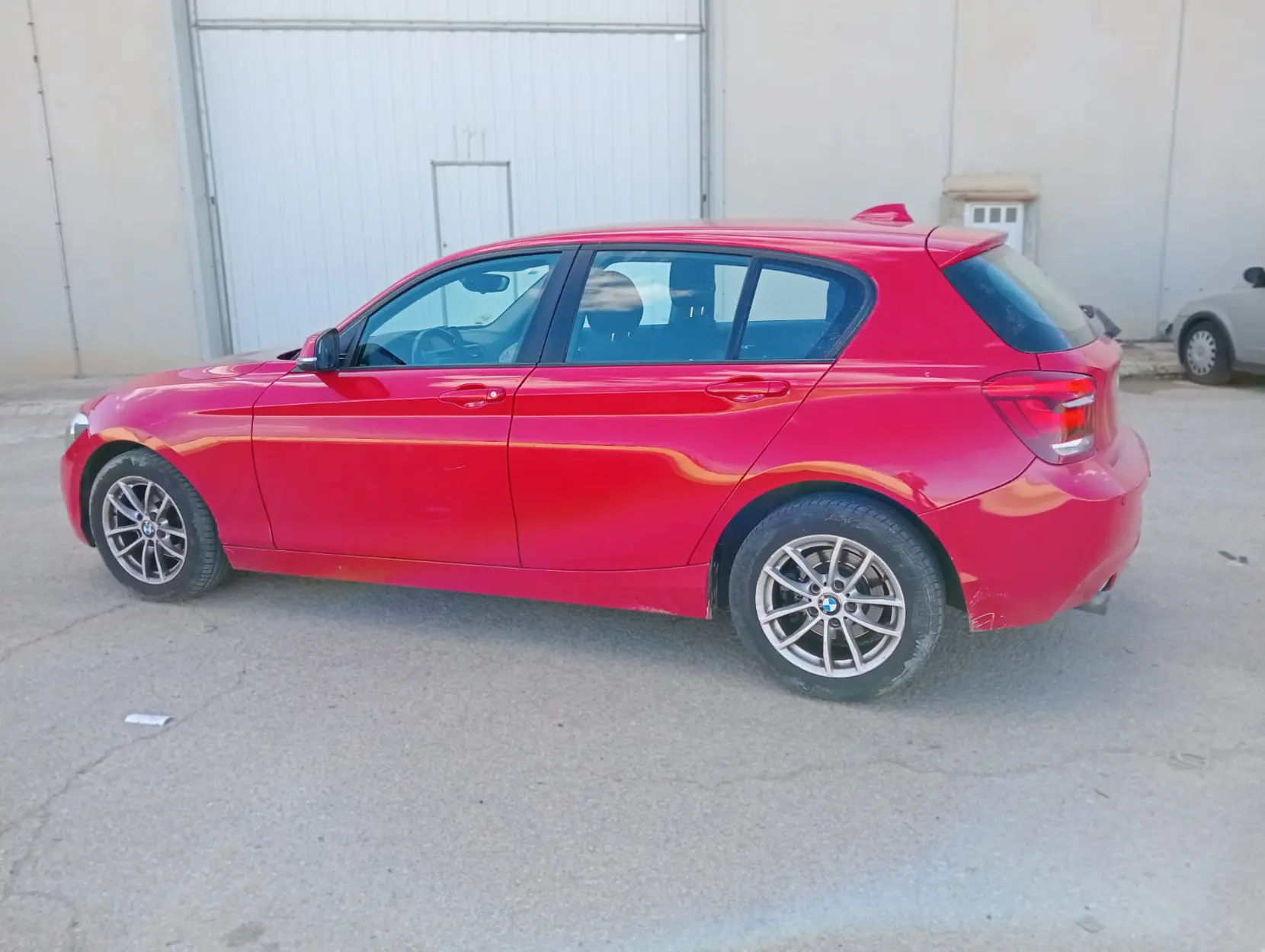 BMW SERIE 1 116 D - Miniatura 2