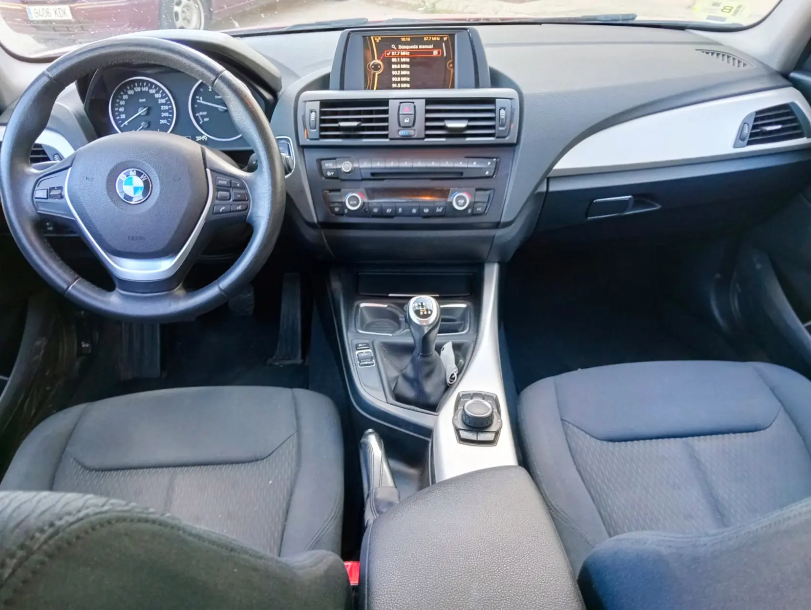 BMW SERIE 1 116 D - Miniatura 6