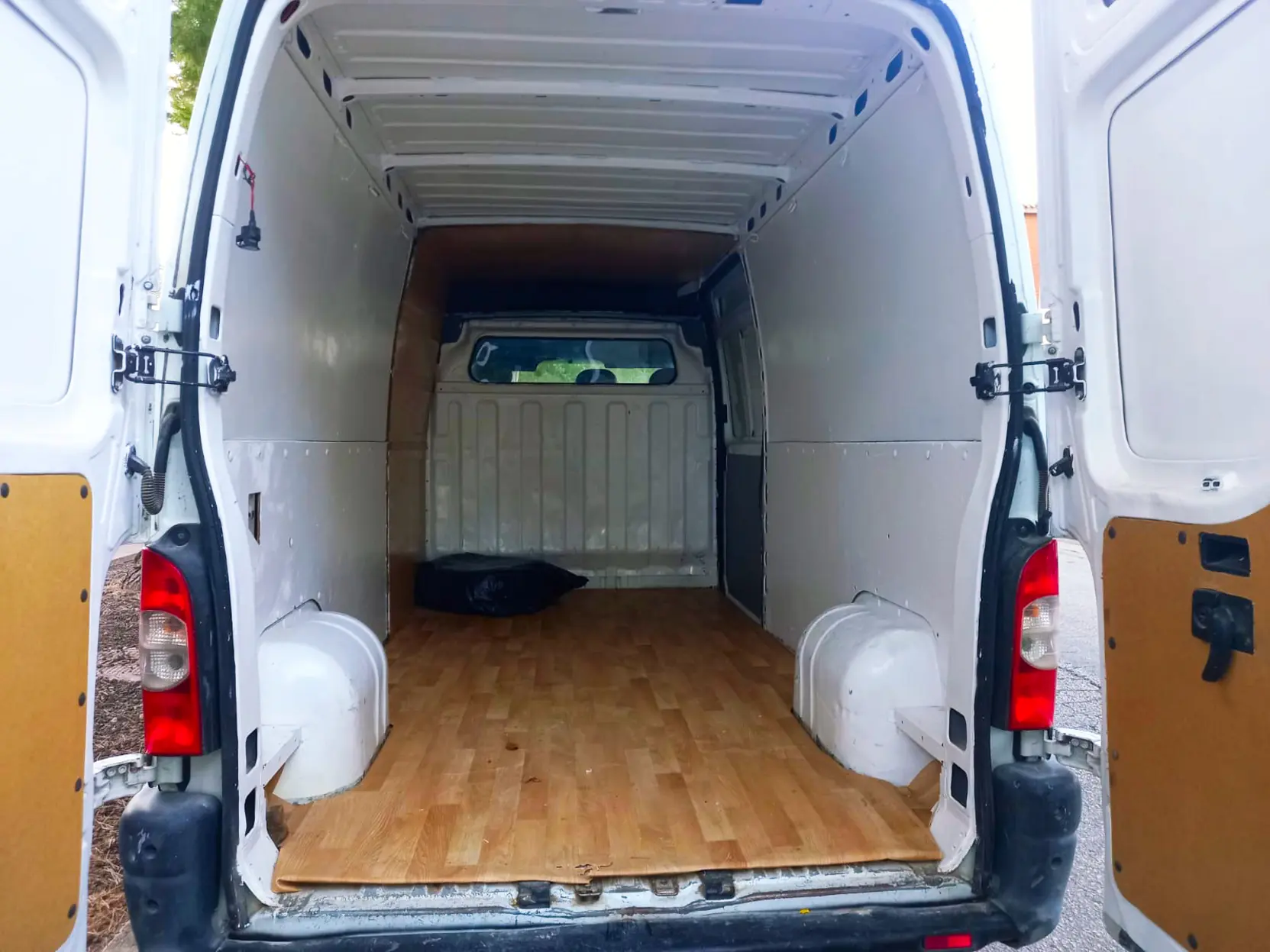 NISSAN INTER STAR 3.0 D L2 H2 - Miniatura 2