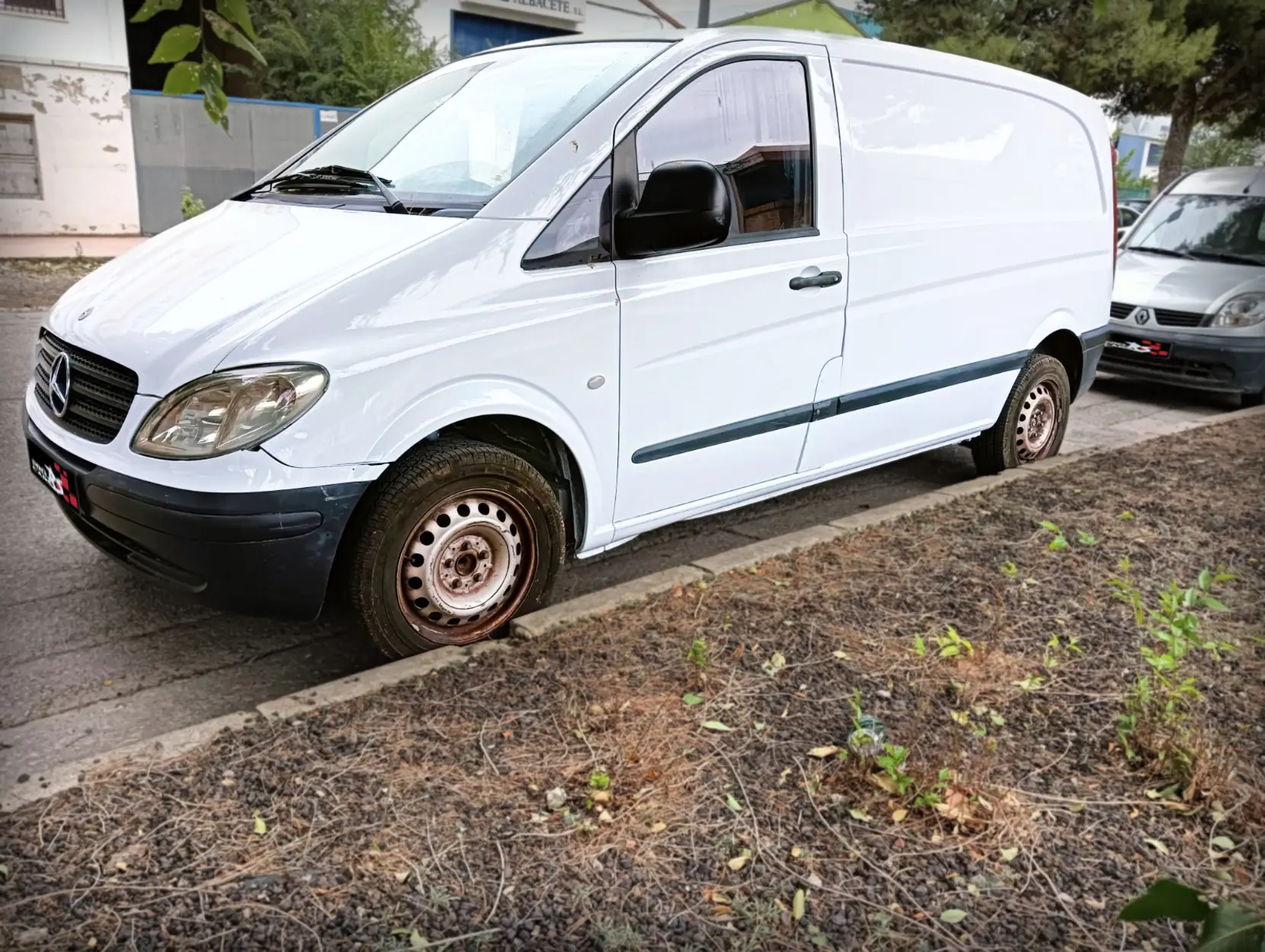 MERCEDES VITO 109 2.1 D FGO - Miniatura 2