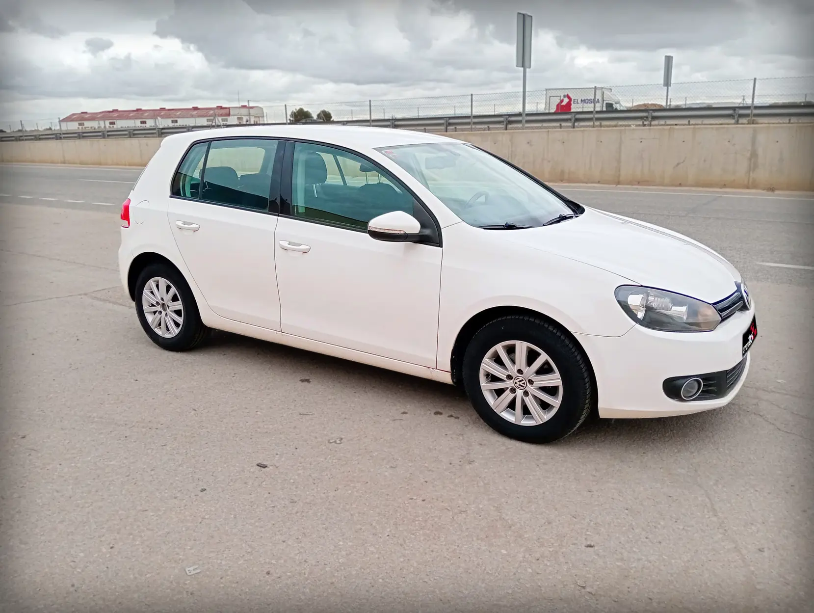 VOLKSWAGEN GOLF BLUE MOTION